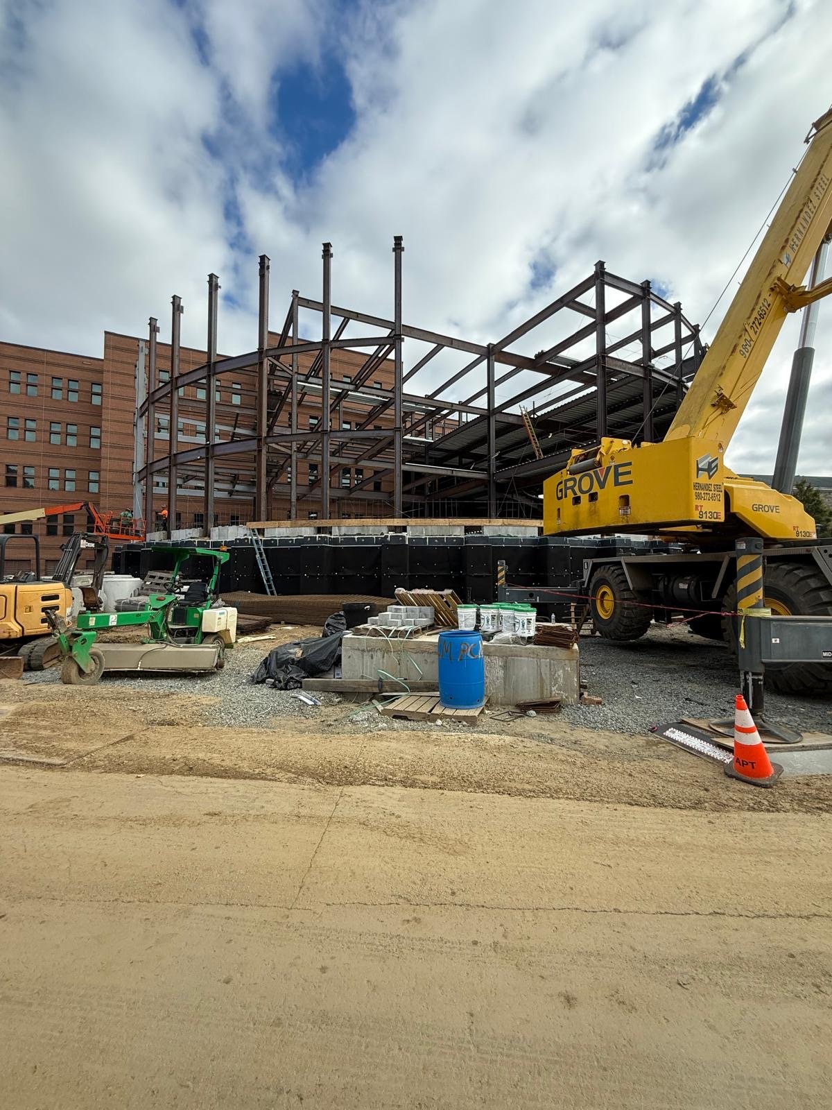 Grove crane structural steel erection — A&W Welding NC